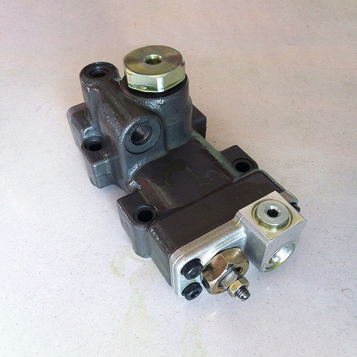 HPV0102 Hydraulic Pump Regulator 9181608 9198935 for Hitachi IZX200 ZR900TS ZX200 ZX210H ZX210K ZX210LC-3G ZX210W