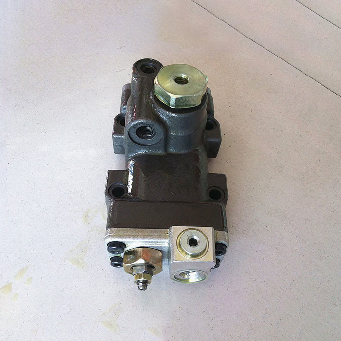 HPV0102 Hydraulic Pump Regulator 9181608 9198935 for Hitachi