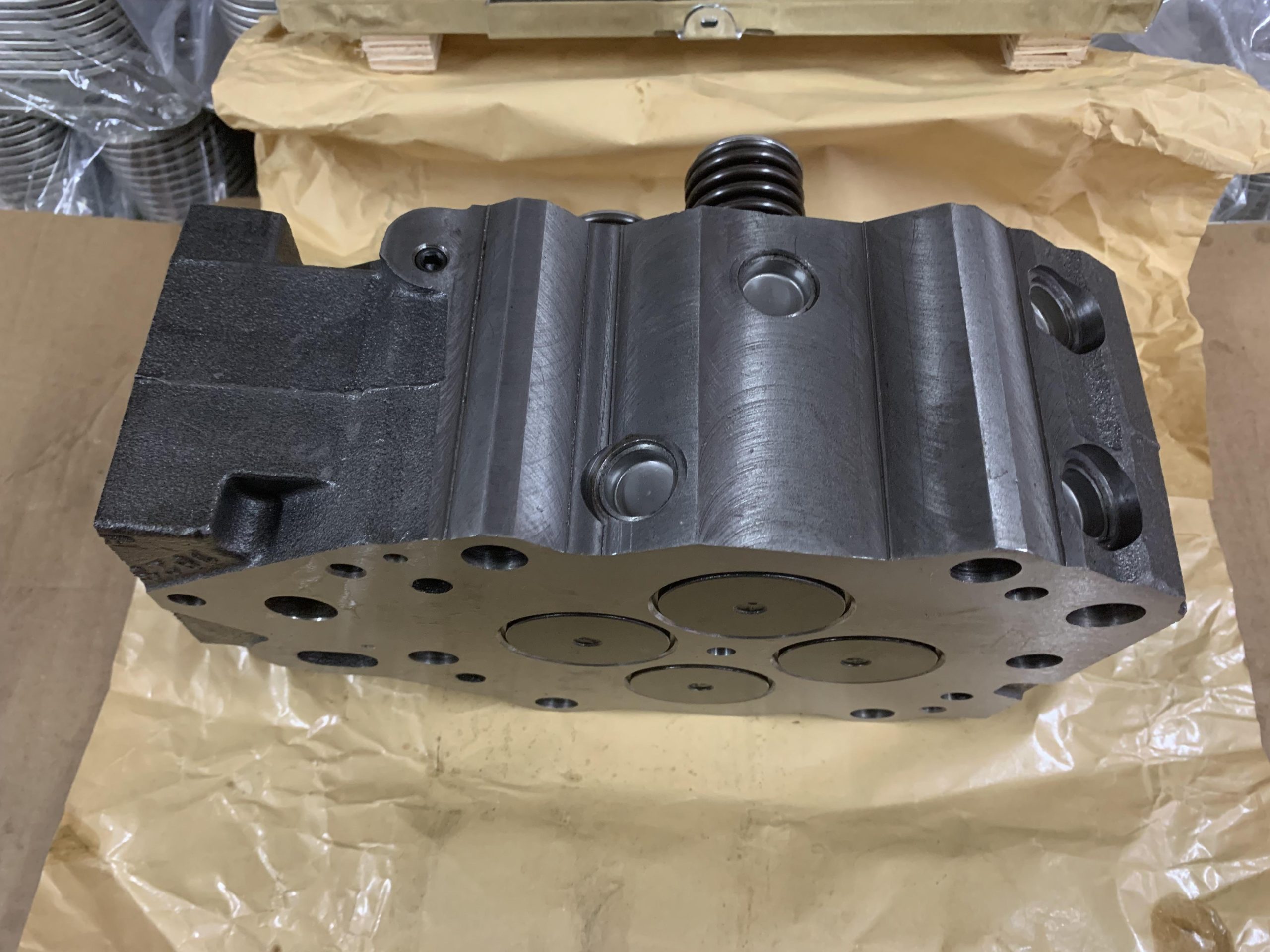 Cylinder Head 4068673 3093478 3094189 3092557 3092216