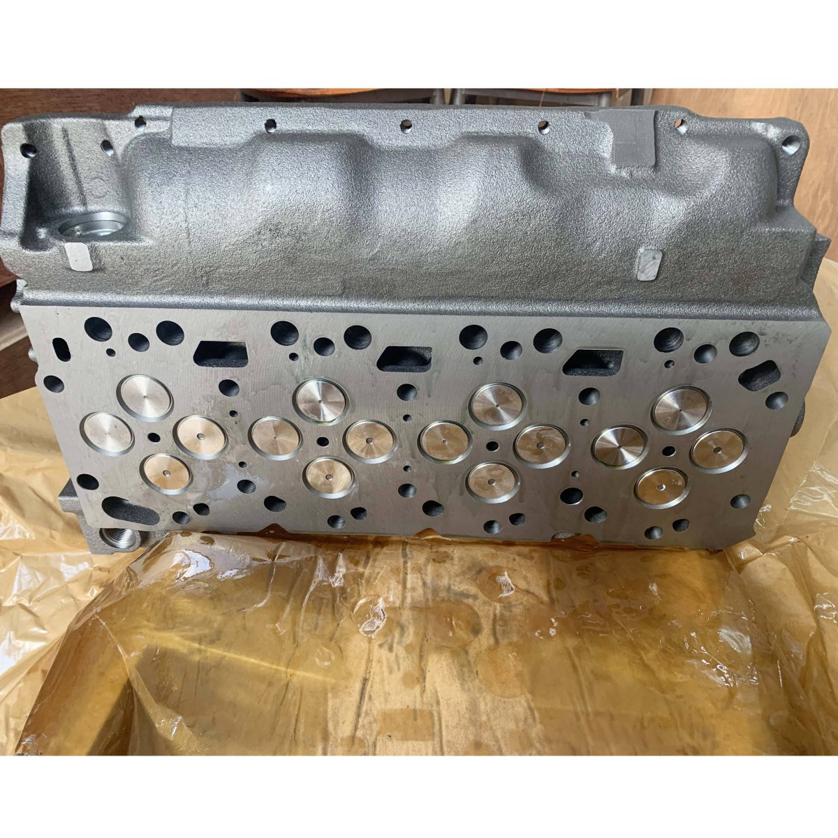 6D107 6D107-1 SAA6D107E-1 Engine Complete Cylinder Head with Valves ...
