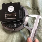 Travel Gearbox With Motor 20/904500 for JCB Excavator 8014 8017 8016 8018 801.6 801.4 801.5 - Image 3