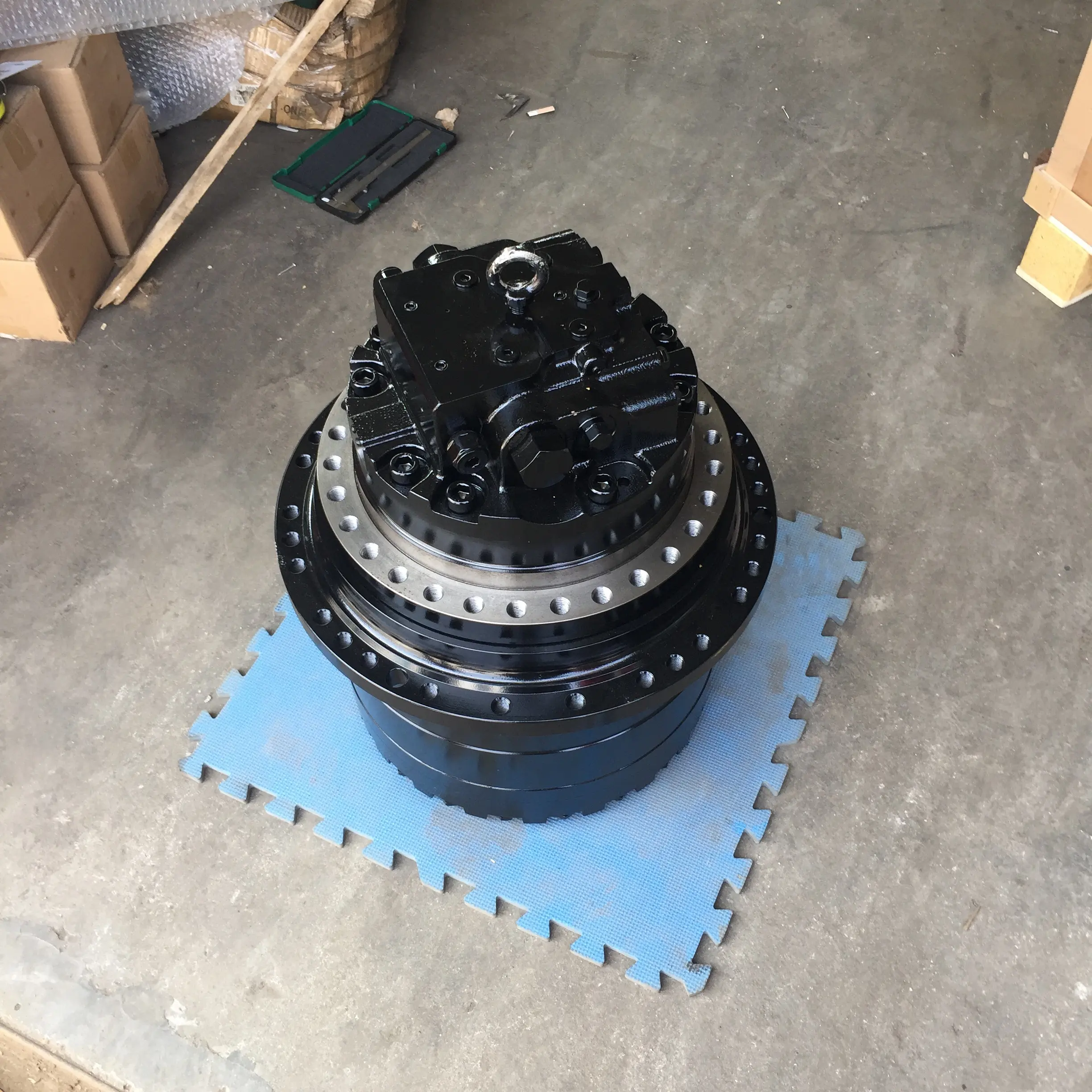 Travel Gearbox With Motor 31Q1-40011 for Hyundai Excavator R80CR-9A