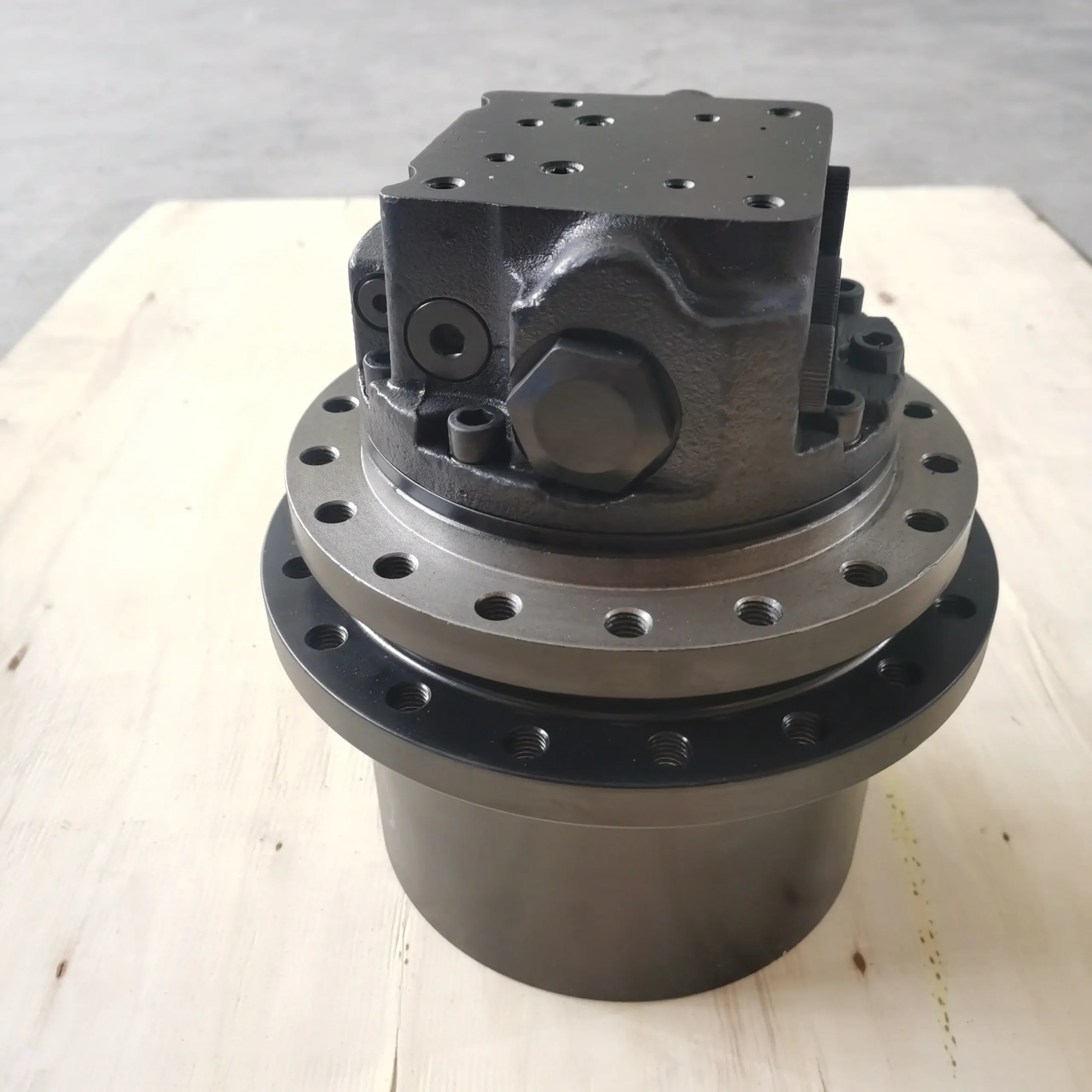 Travel Gearbox With Motor 47043305 for CASE Excavator CX16 CX16B