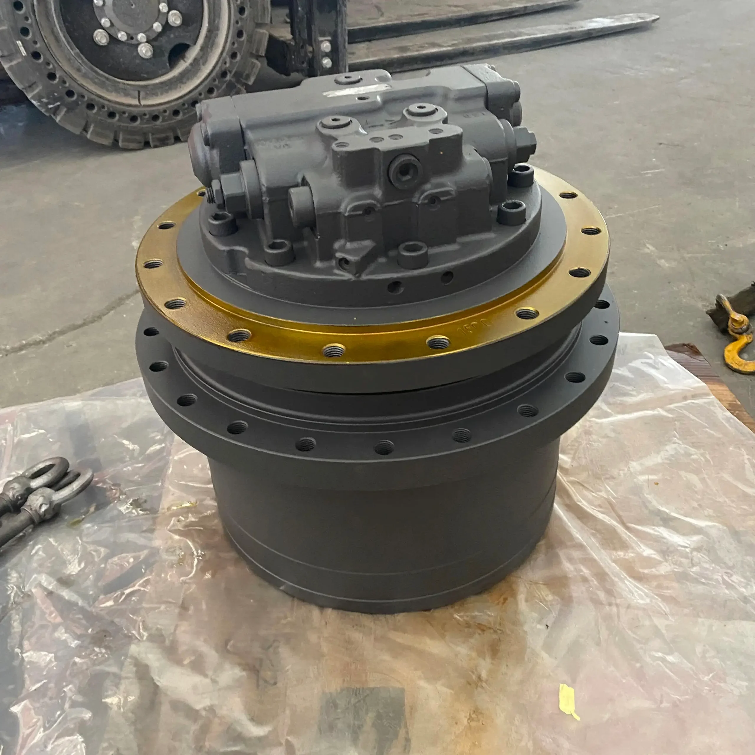 Travel Gearbox With Motor VOE14214704 for Volvo Excavator EC130C EC150C EC130 EC150