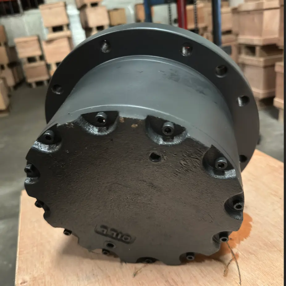 Travel Gearbox With Motor 20450-52520 for Kubota Excavator RX202