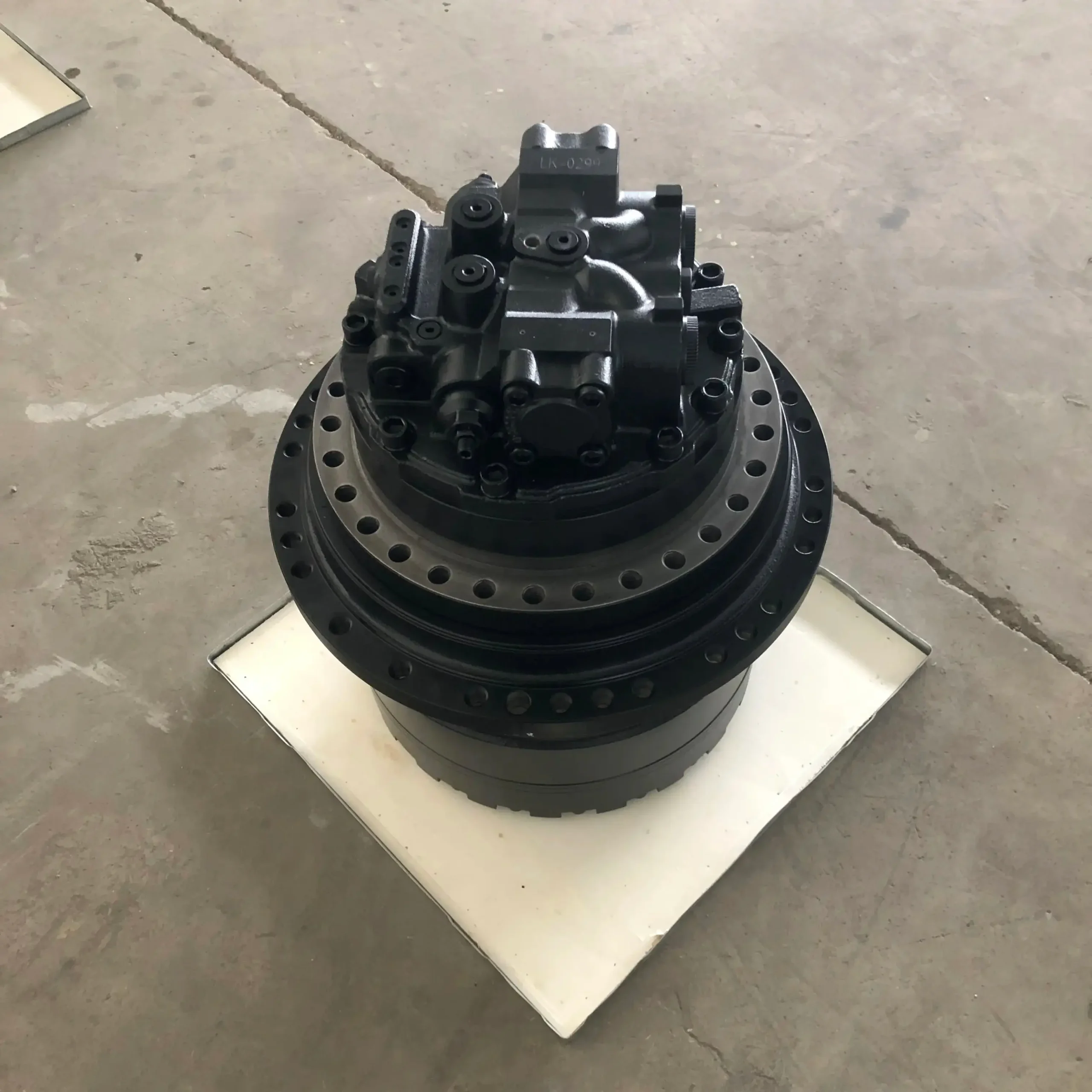 Travel Gearbox With Motor 31N6-40051BG 31N6-40051 for Hyundai Excavator R210LC-7 R210NLC-7A R210LC-7H R220LC-7