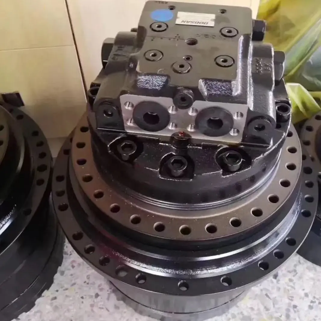 Travel Gearbox With Motor E131-0609 for Hyundai Excavator R200LCM R200NLC-3 R200LC