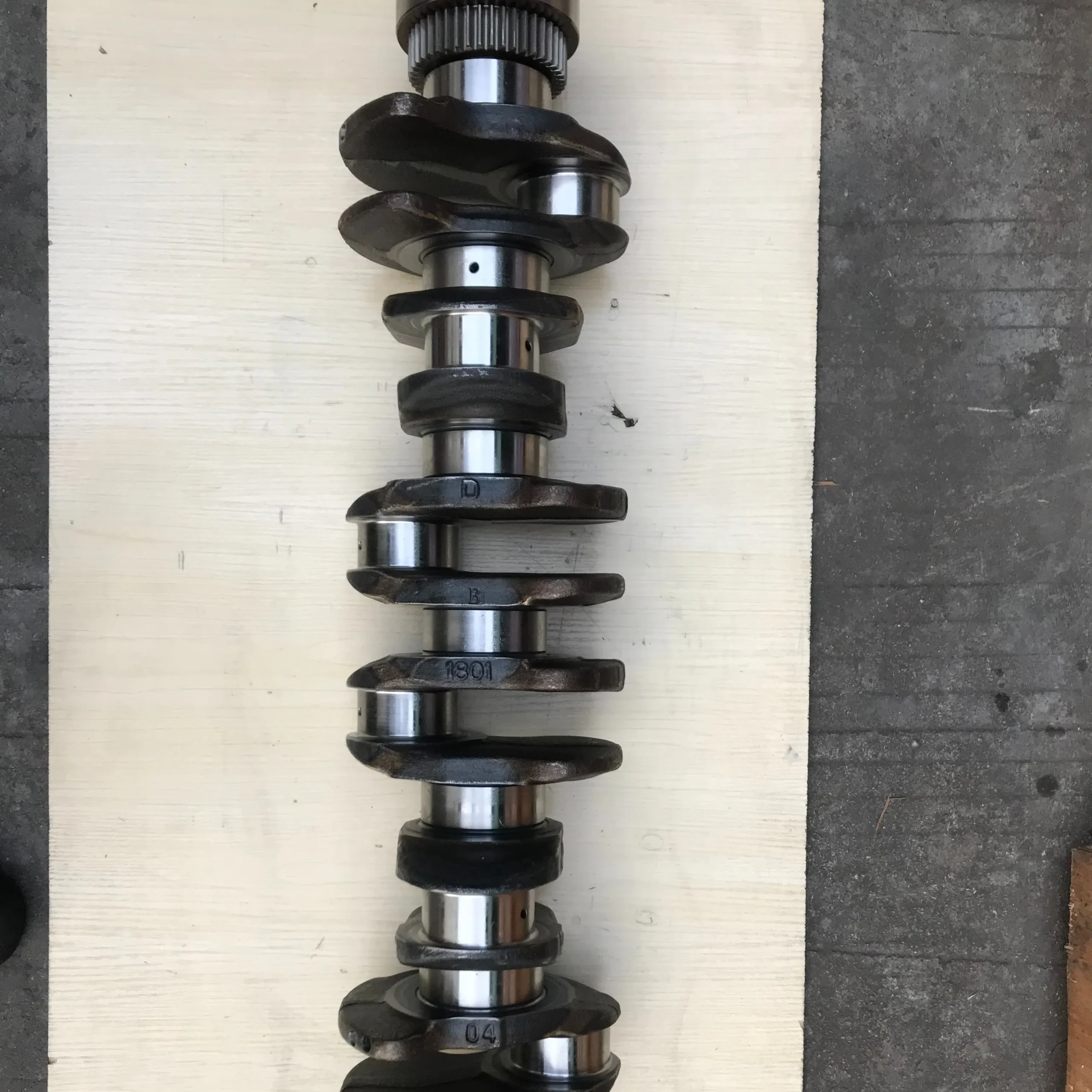 Crankshaft VOE21351237 VOE20838068 for Volvo Engine D6E TAD660VE Excavator EC160C EC180C EC200B EC210B